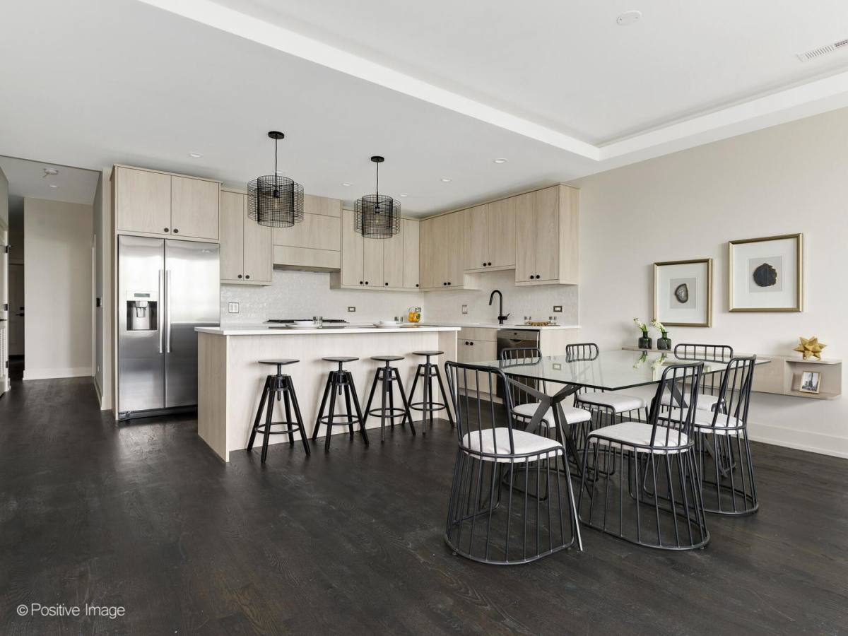 Townhouse for rent at 6911 N Western Ave #1N, Chicago, IL 60645