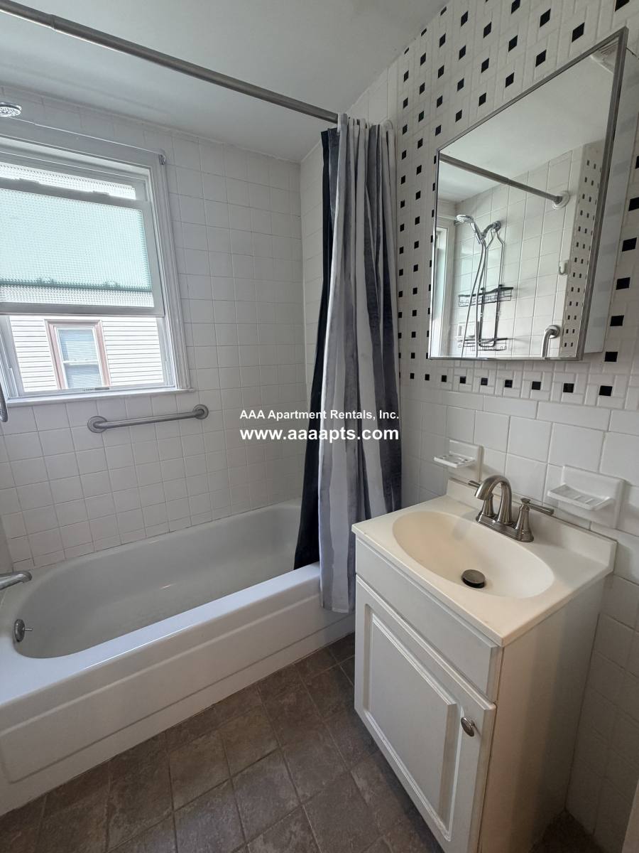 Apartment for rent at 333 Medford St #1L, Malden, MA 02148