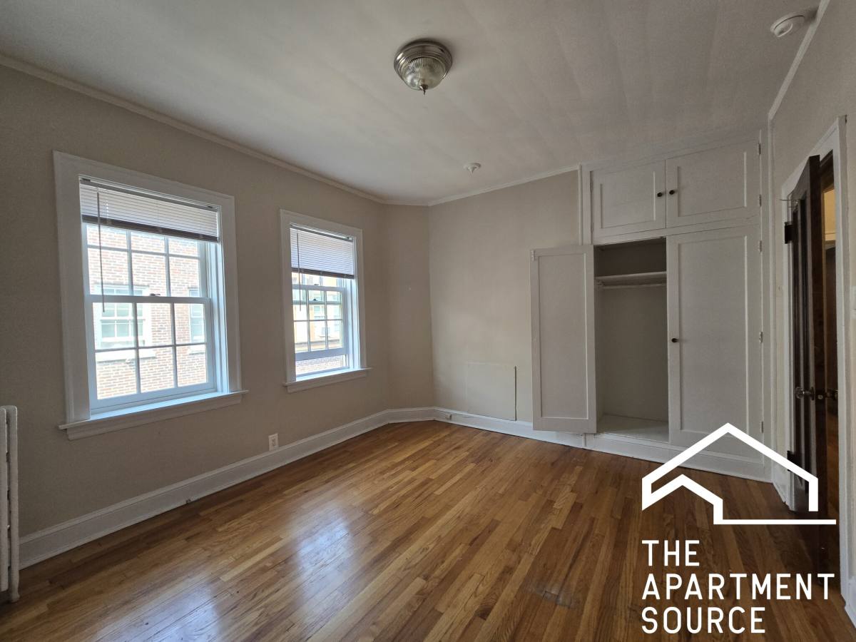 Apartment for rent at 1107 Lake St #3S, Evanston, IL 60201