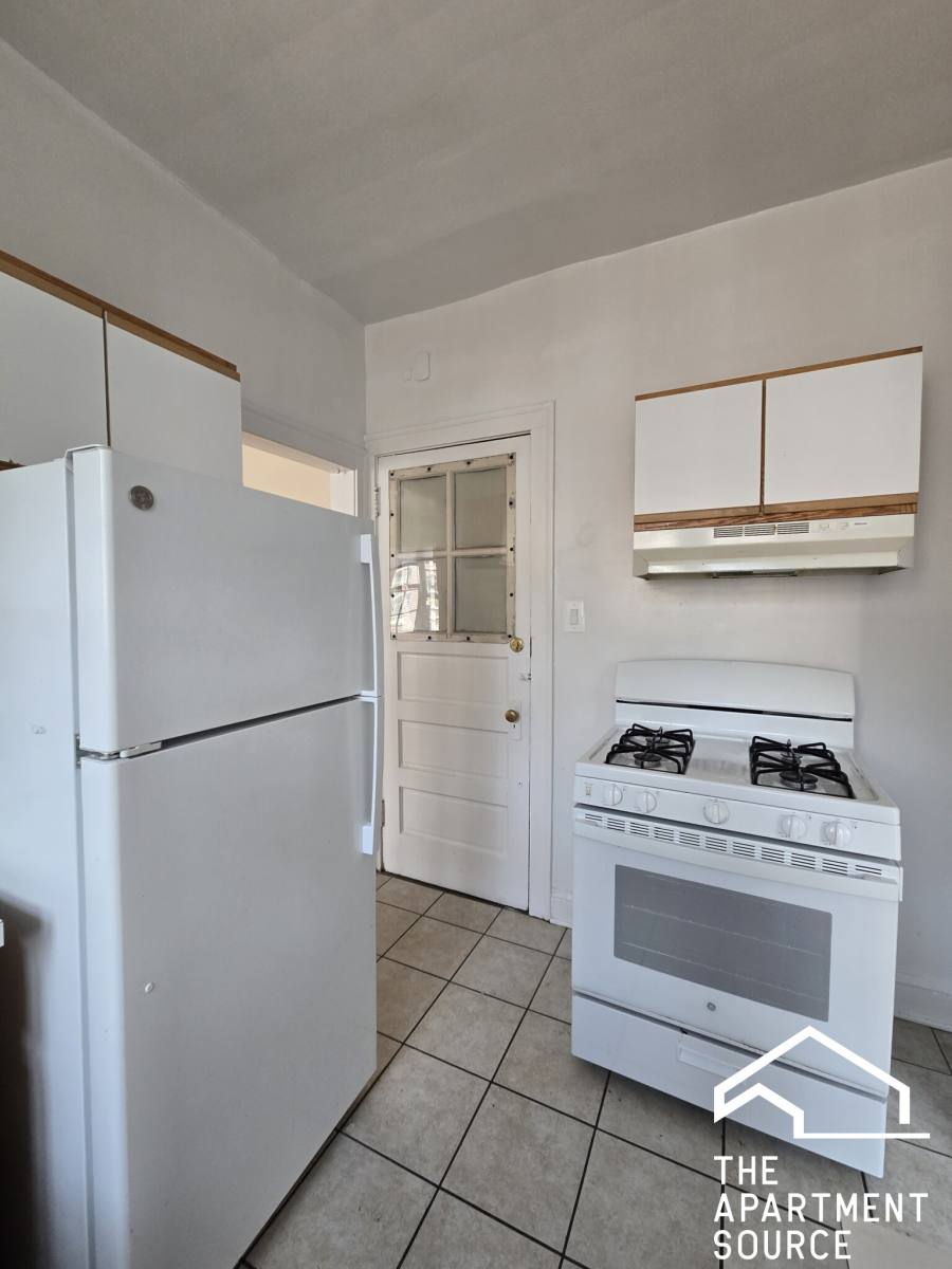 Apartment for rent at 1107 Lake St #3S, Evanston, IL 60201