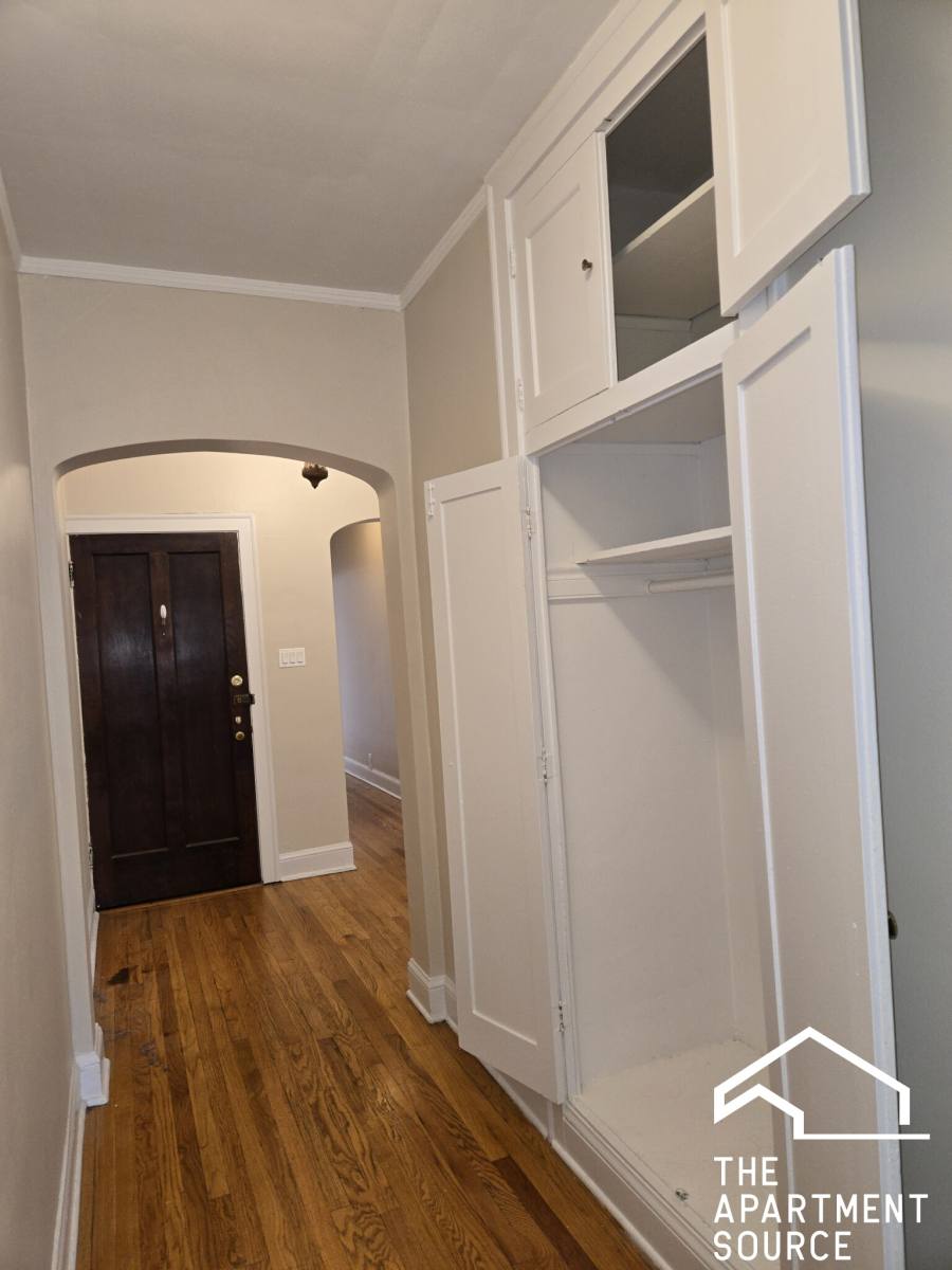 Apartment for rent at 1107 Lake St #3S, Evanston, IL 60201