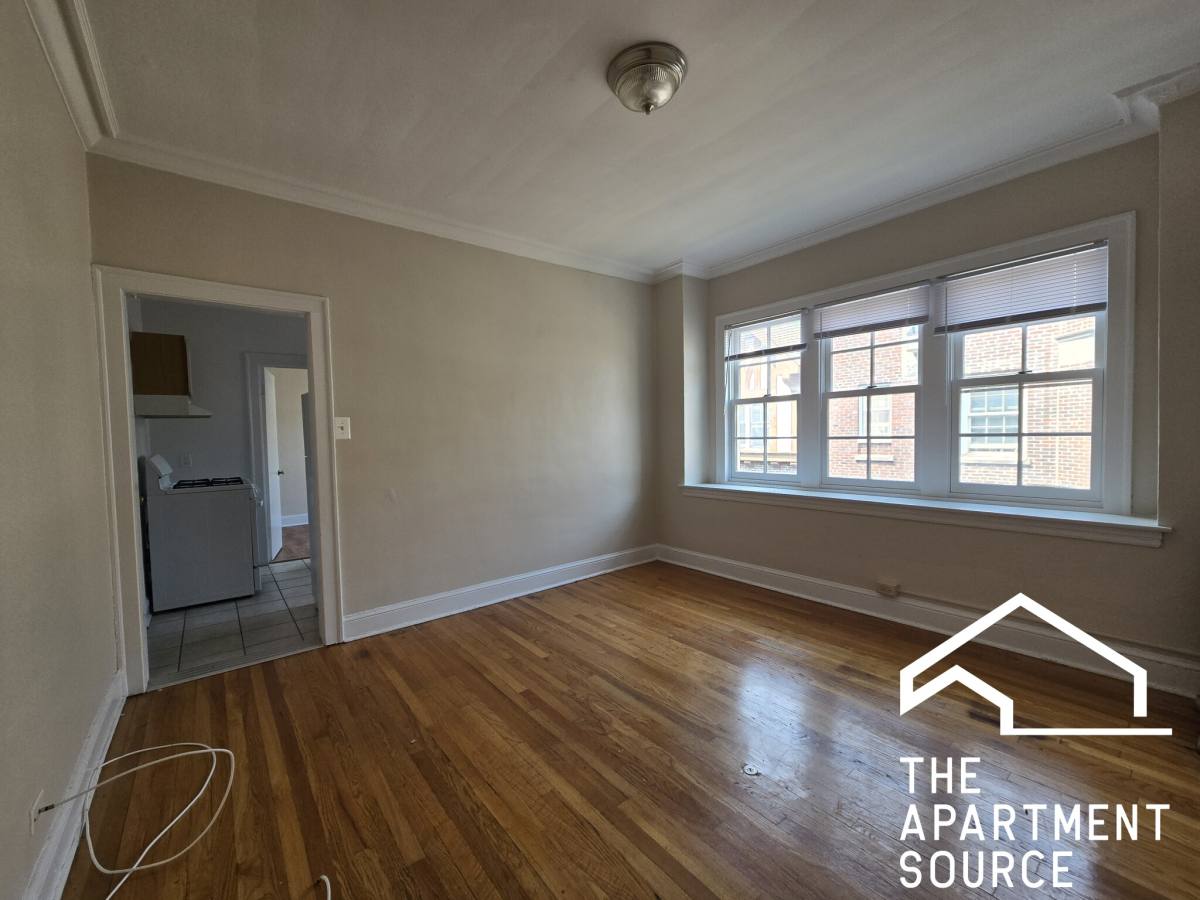 Apartment for rent at 1107 Lake St #3S, Evanston, IL 60201