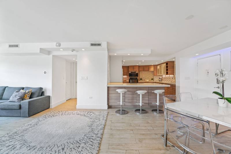 Apartment for rent at 1881 Washington Ave #5H, Miami Beach, FL 33139