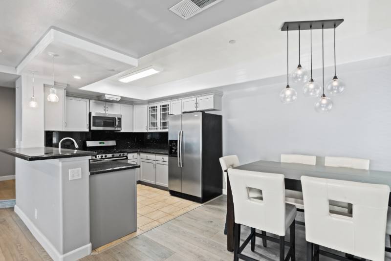 Townhouse for rent at 108 Balbach St, San Jose, CA 95110