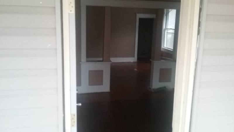 House for rent at 1122 Madeline St, Jefferson City, MO 65101
