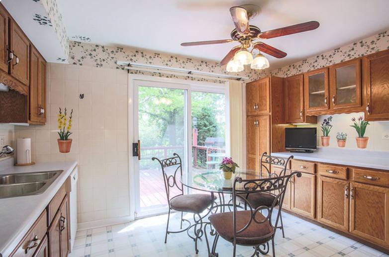 House for rent at 1114 Durham Dr, Wheaton, IL 60189