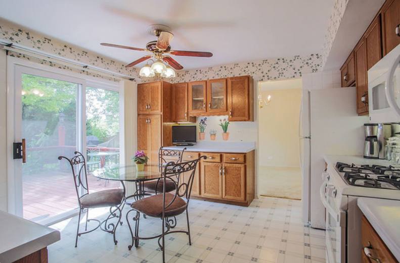 House for rent at 1114 Durham Dr, Wheaton, IL 60189
