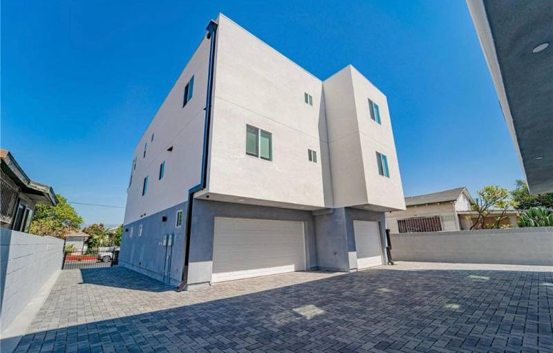 Townhouse for rent at 2520 Boulder St, Los Angeles, CA 90033