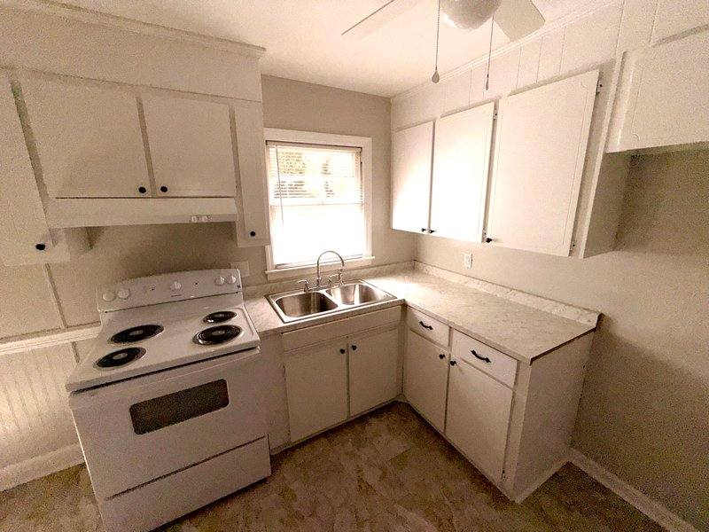 House for rent at 319 Orchard Lane, Warner Robins, GA 31093