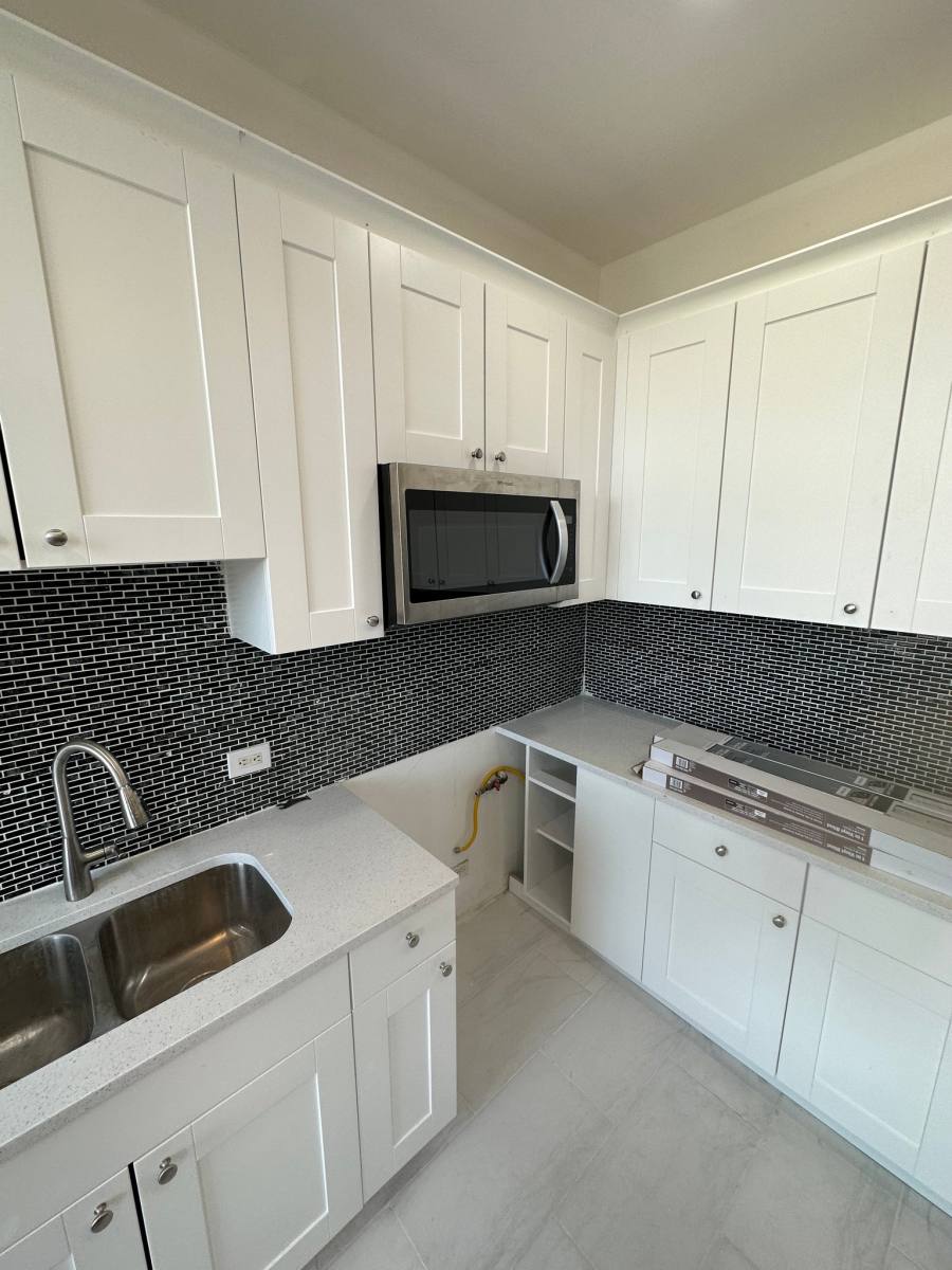 Apartment for rent at 2210 W Warren Blvd, Chicago, IL 60612