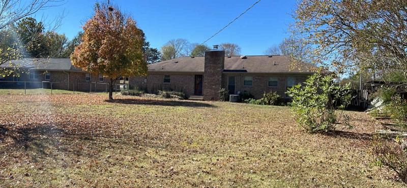 House for rent at 206 Mary Lee Dr, Florence, AL 35634