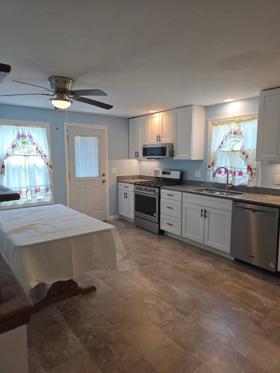 House for rent at 15 Holly Dr, Nashua, NH 03064