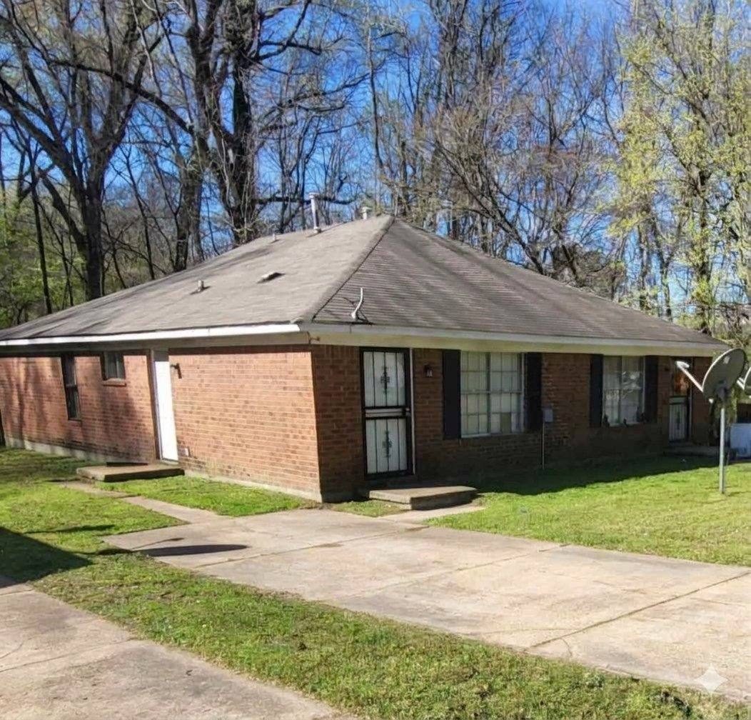House for rent at 613 McWhirter Ave, Memphis, TN 38127