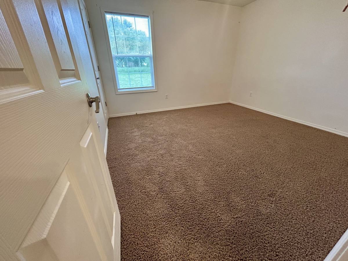 Apartment for rent at 63020 E 285 Court #A, Grove, OK 74344