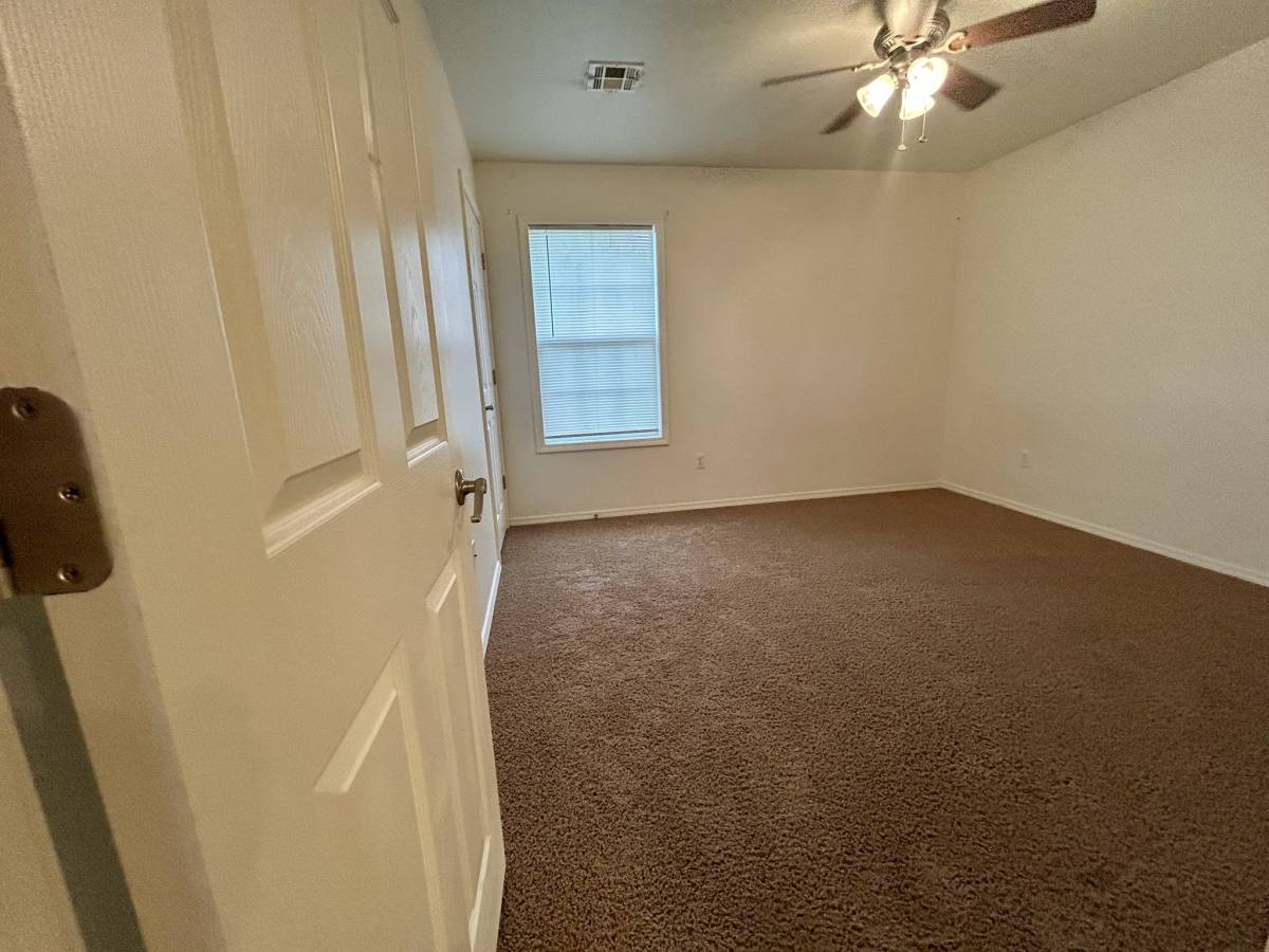 Apartment for rent at 63020 E 285 Court #A, Grove, OK 74344
