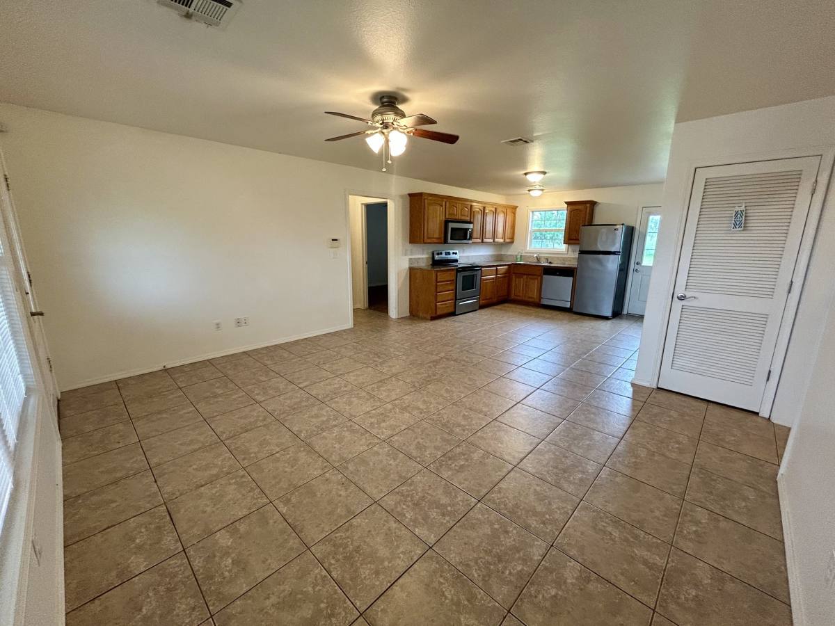 Apartment for rent at 63020 E 285 Court #A, Grove, OK 74344