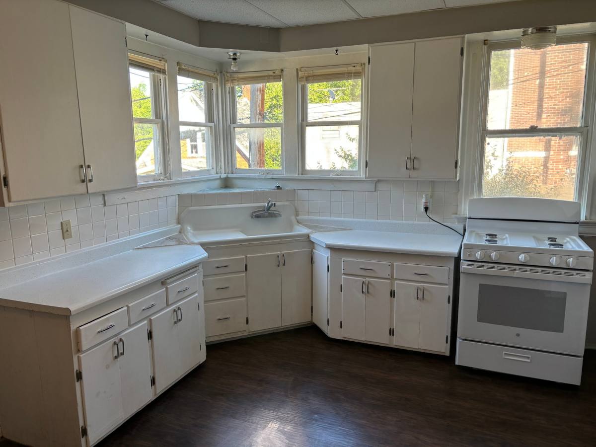 Apartment for rent at 600 N Main St #B, Edwardsville, IL 62025
