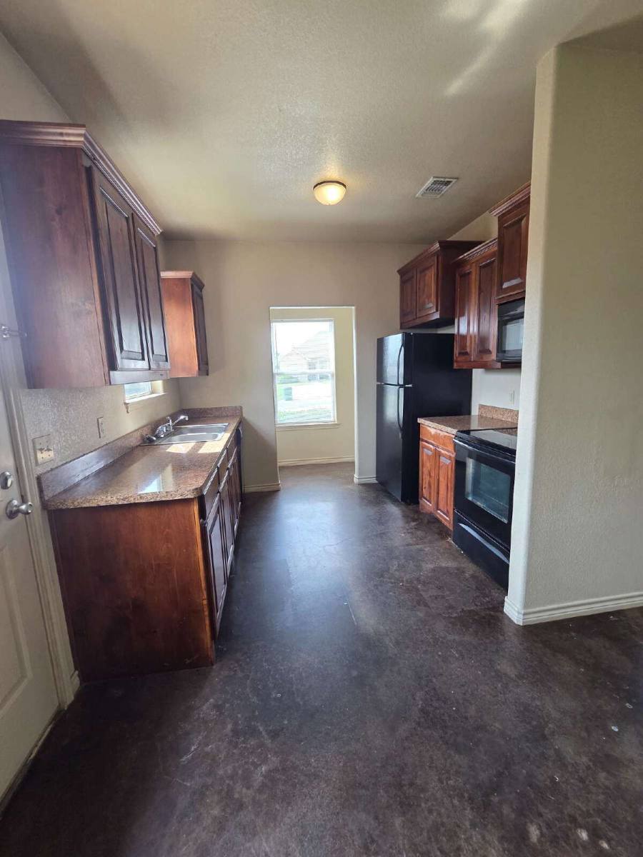 Townhouse for rent at 3712 Mandy Dr #1, Granbury, TX 76048
