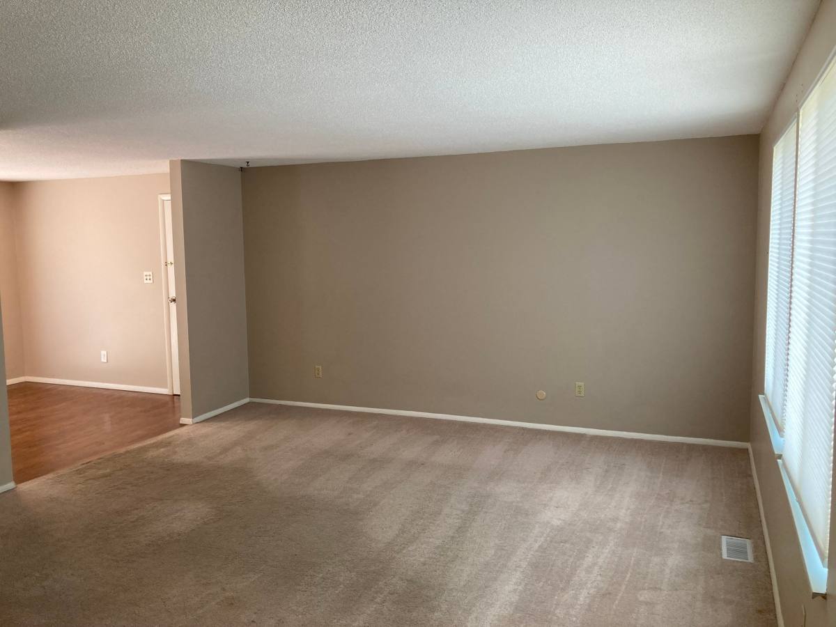 House for rent at 585 Meadowview Lane, Greenwood, IN 46142