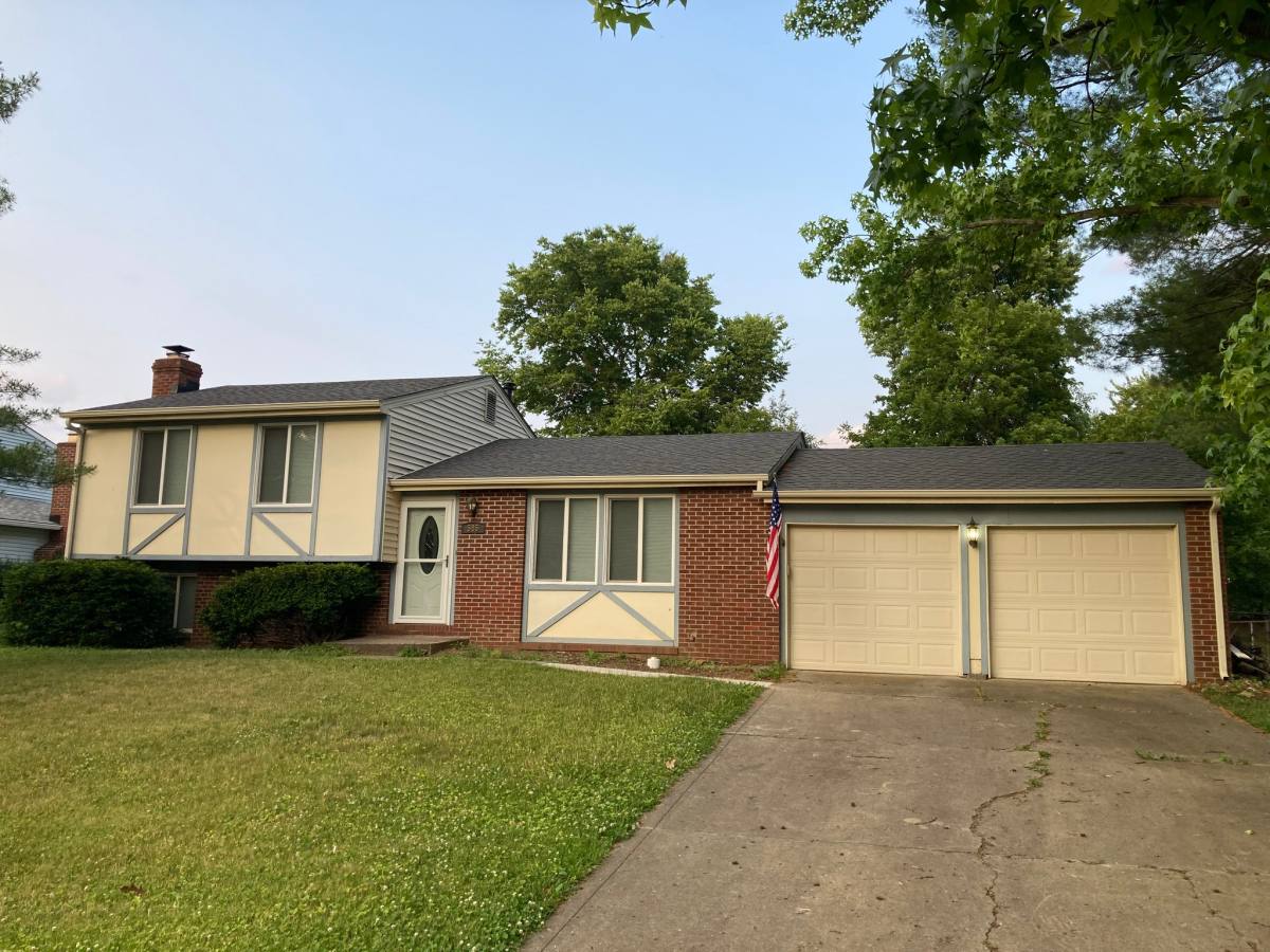 House for rent at 585 Meadowview Lane, Greenwood, IN 46142