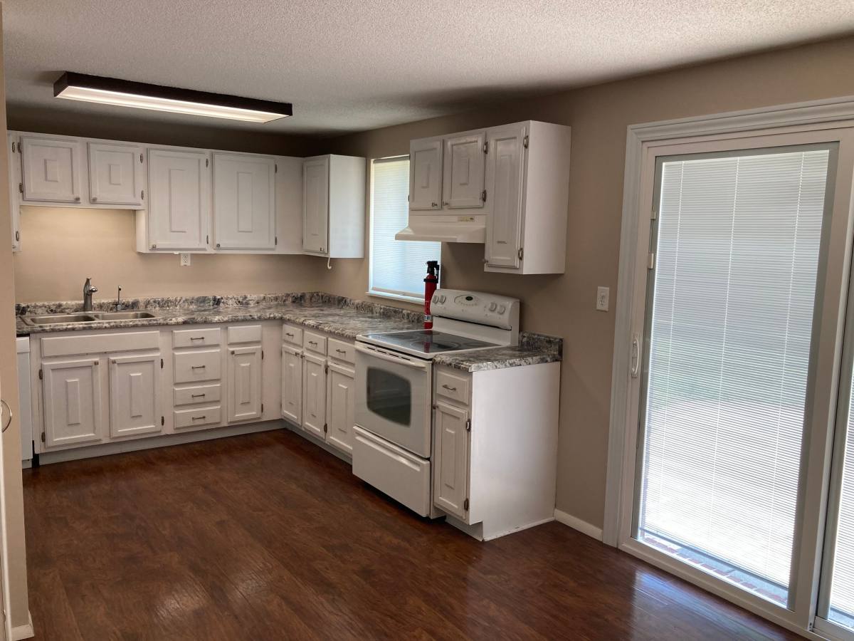House for rent at 585 Meadowview Lane, Greenwood, IN 46142
