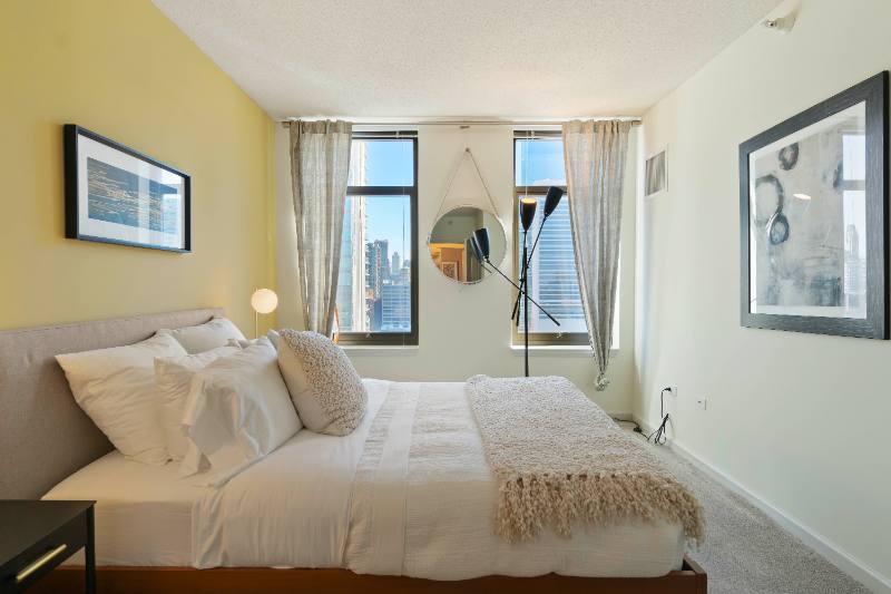 Apartment for rent at 376 N Desplaines St, Chicago, IL 60661