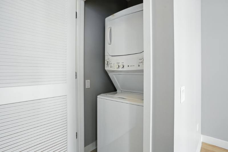 Apartment for rent at 330 E Wacker Dr, Chicago, IL 60601