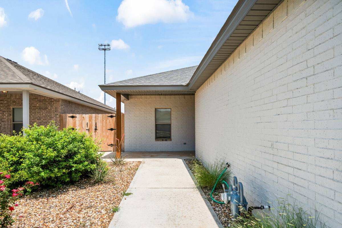 Townhouse for rent at 7010 40th St #A, Lubbock, TX 79407