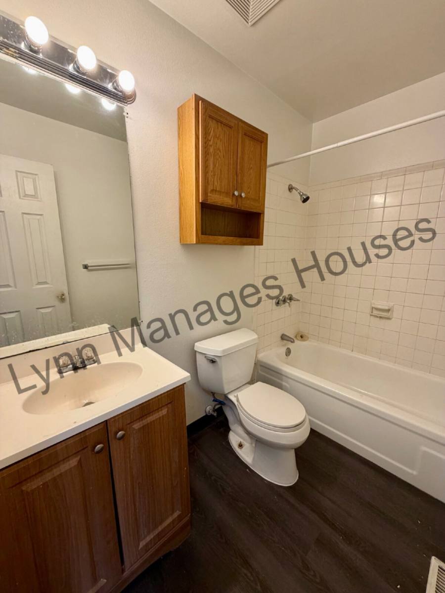 Townhouse for rent at 611 W 5th St, Cheyenne, WY 82007