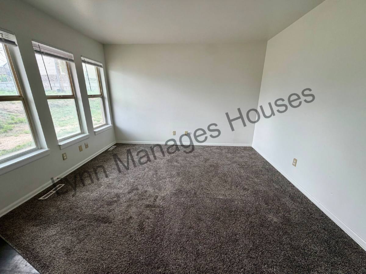 Townhouse for rent at 611 W 5th St, Cheyenne, WY 82007