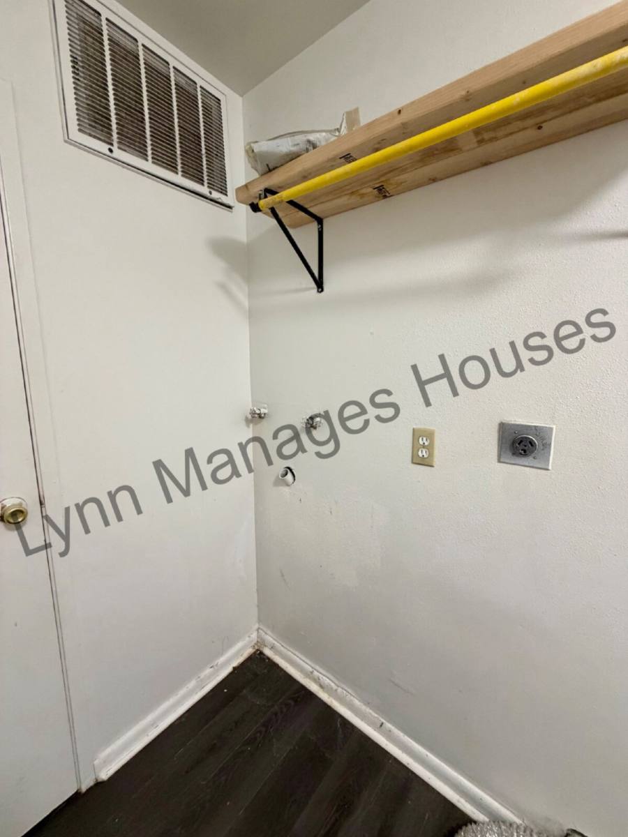 Townhouse for rent at 611 W 5th St, Cheyenne, WY 82007