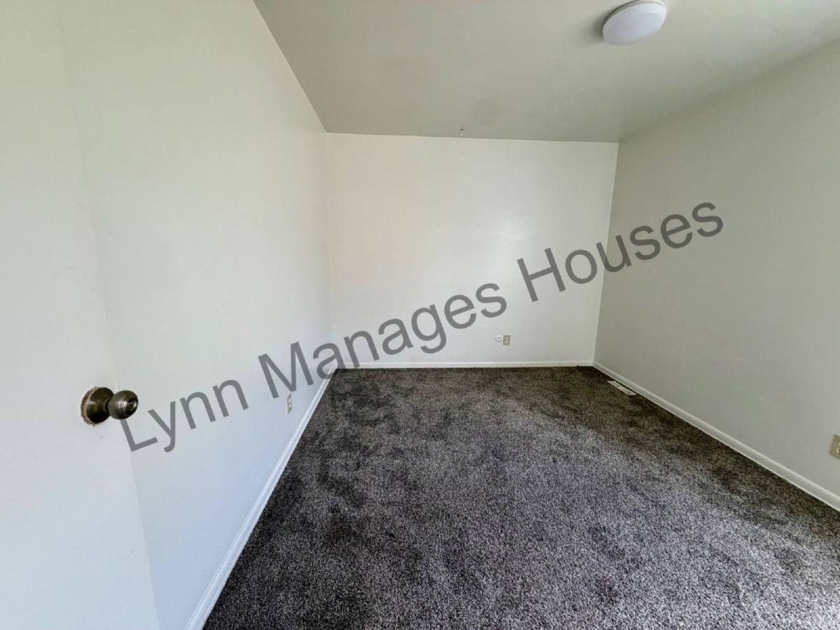 Townhouse for rent at 611 W 5th St, Cheyenne, WY 82007