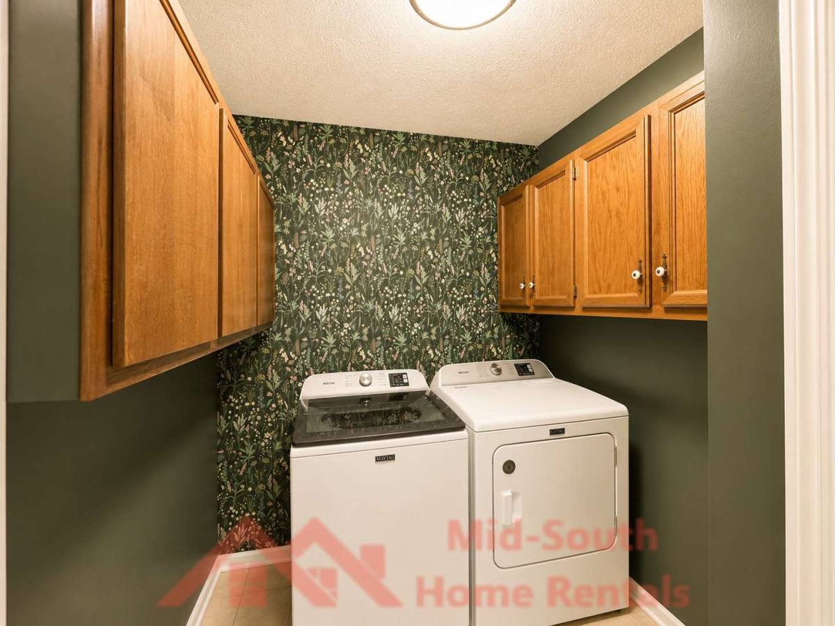 House for rent at 6934 Wynterhall Dr, Germantown, TN 38138