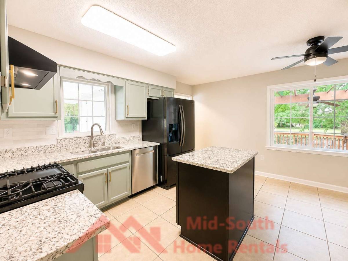 House for rent at 6934 Wynterhall Dr, Germantown, TN 38138