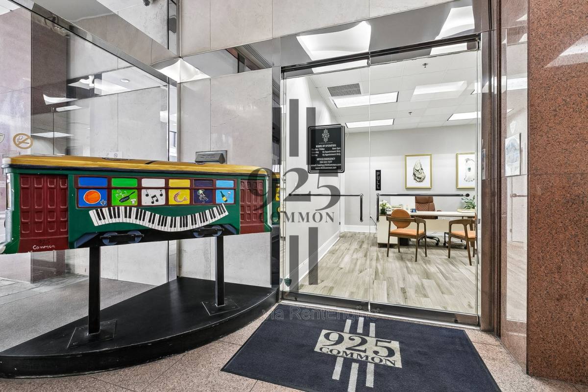 Apartment for rent at 925 Common St, New Orleans, LA 70112
