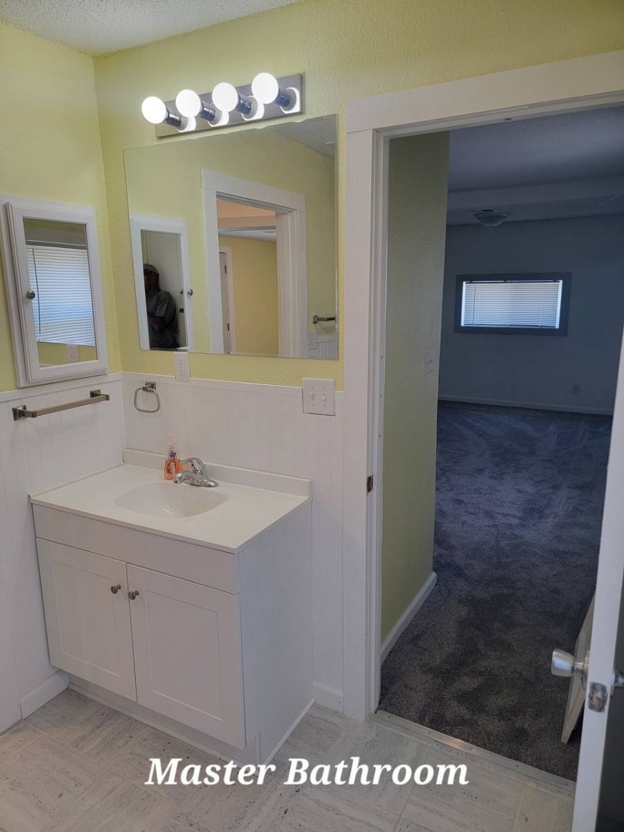 House for rent at 2154 S Seneca St, Wichita, KS 67213