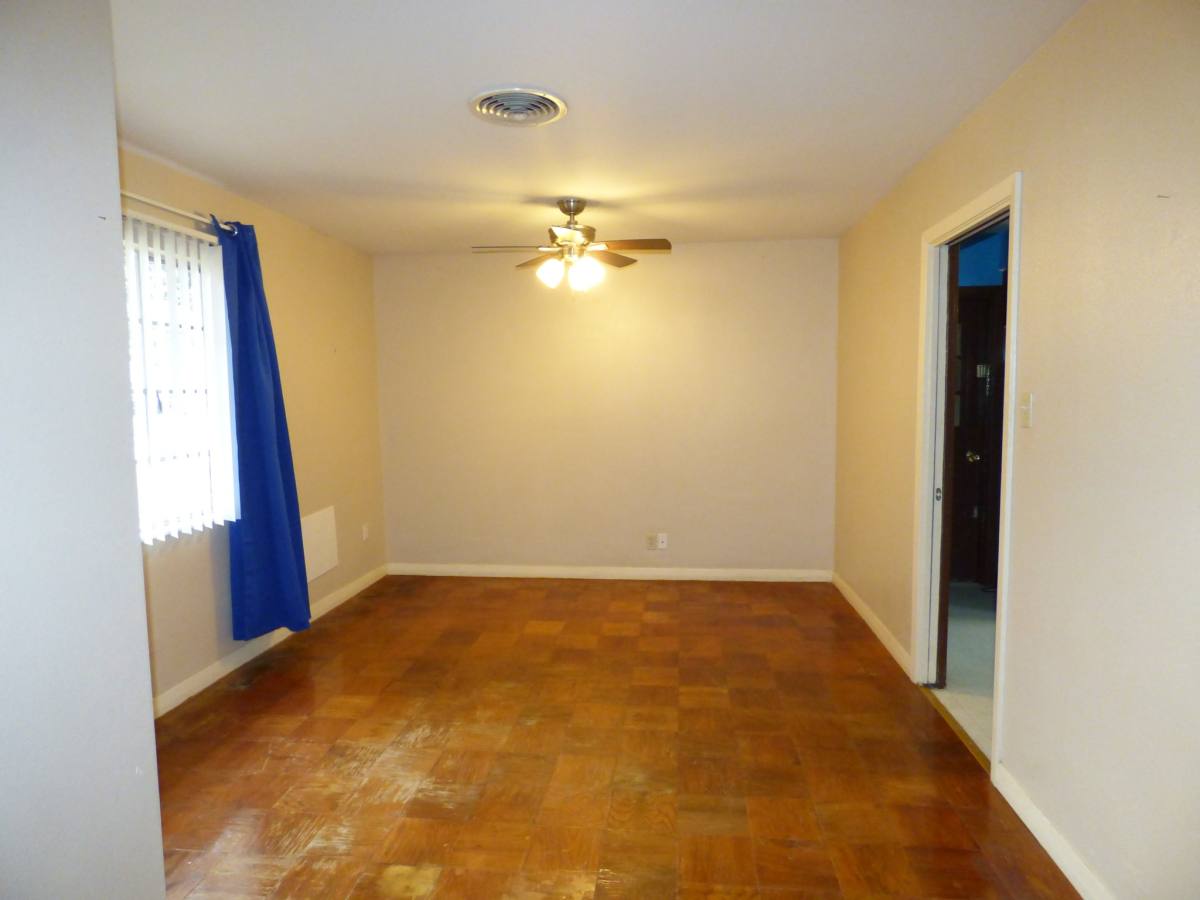 2208 Monterrey, Orange, TX 77630 - House for Rent - Image 2