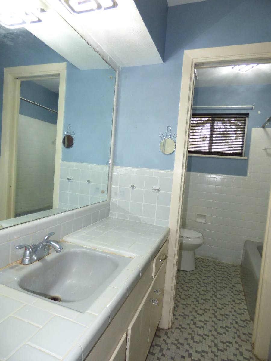 2208 Monterrey, Orange, TX 77630 - House for Rent - Image 8