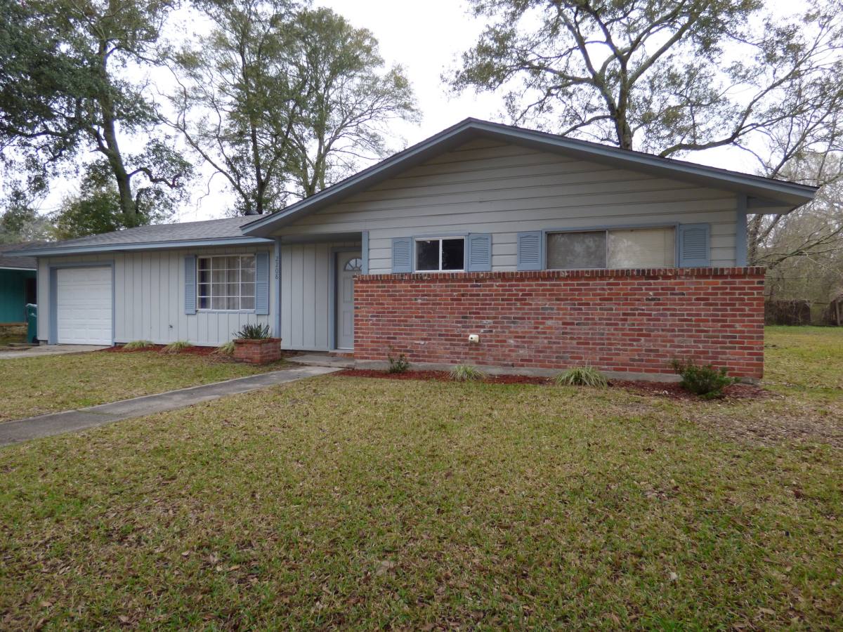 2208 Monterrey, Orange, TX 77630 - House for Rent - Image 1