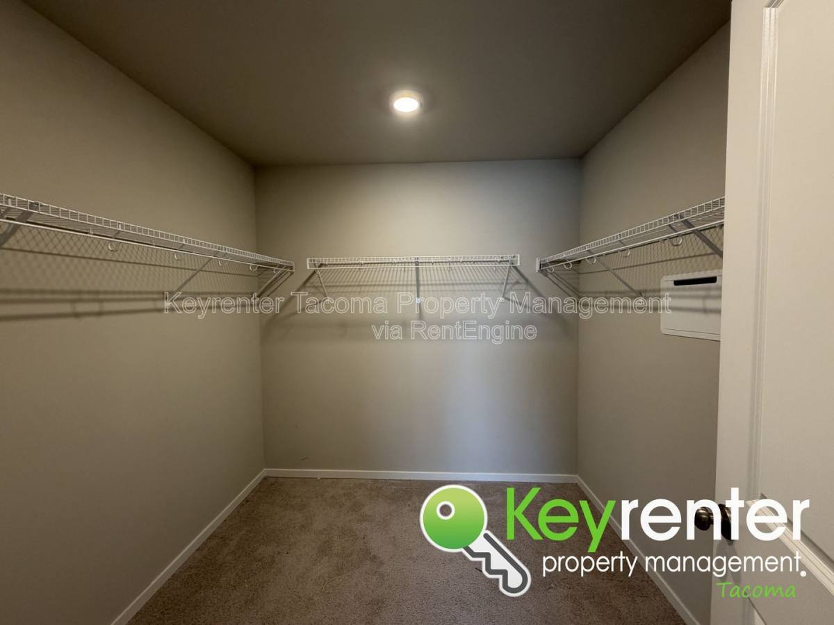 House for rent at 10715 187 St Court E, Puyallup, WA 98374