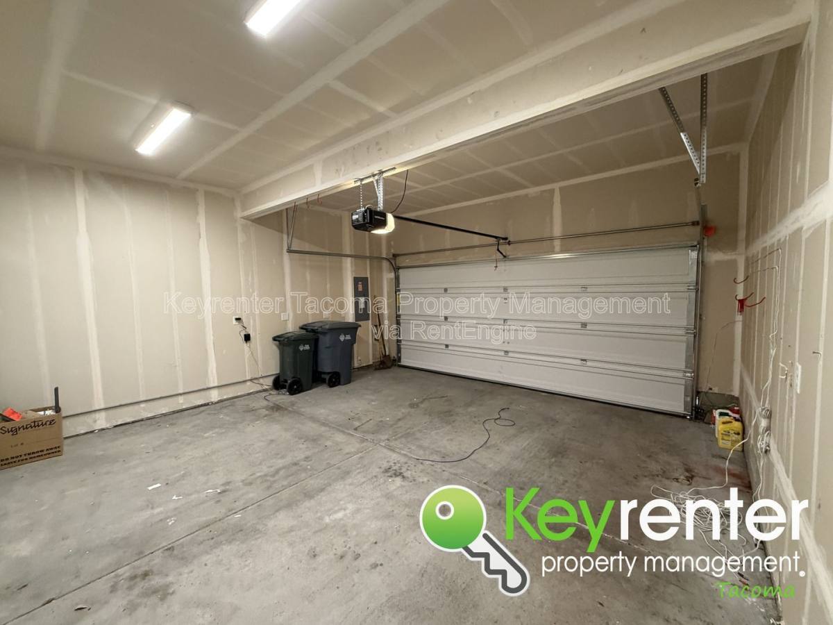House for rent at 10715 187 St Court E, Puyallup, WA 98374