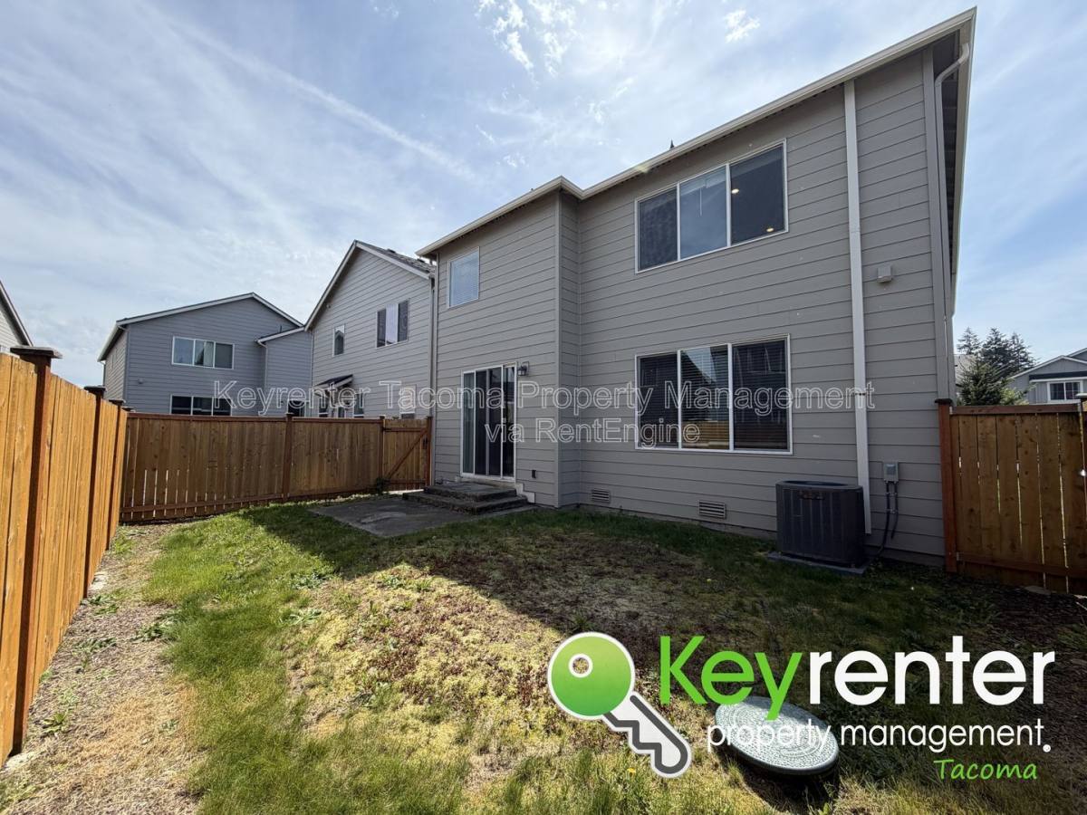 House for rent at 10715 187 St Court E, Puyallup, WA 98374