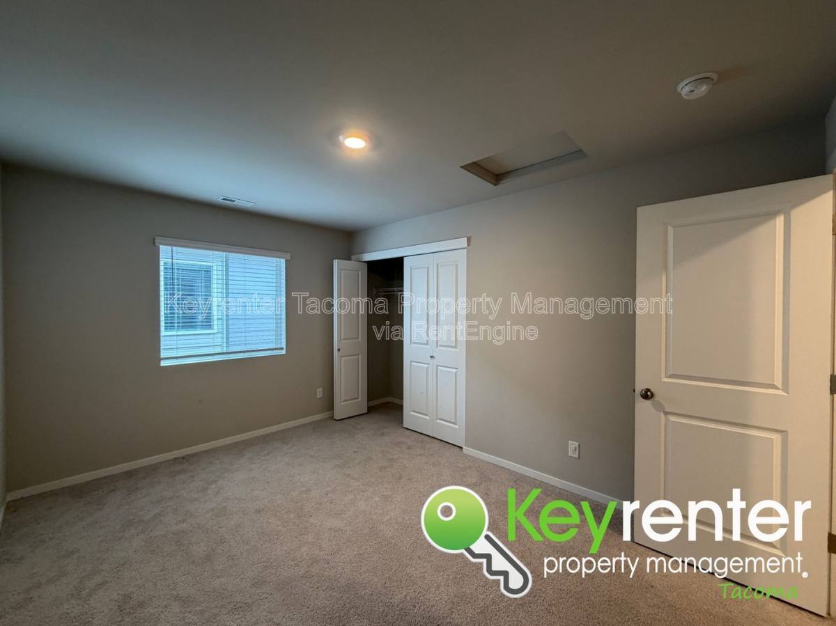 House for rent at 10715 187 St Court E, Puyallup, WA 98374