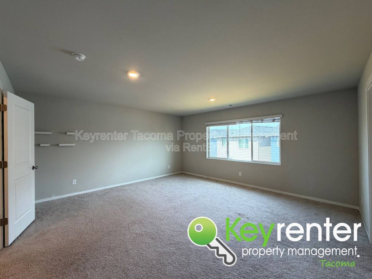 House for rent at 10715 187 St Court E, Puyallup, WA 98374