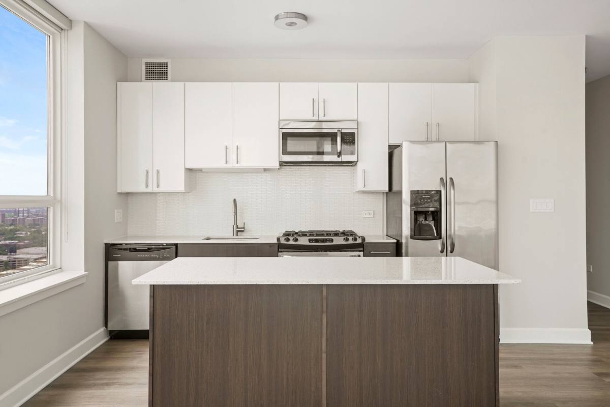 Apartment for rent at 755 W Quincy St, Chicago, IL 60661