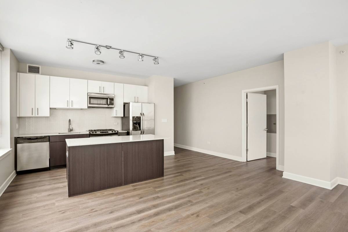Apartment for rent at 755 W Quincy St, Chicago, IL 60661