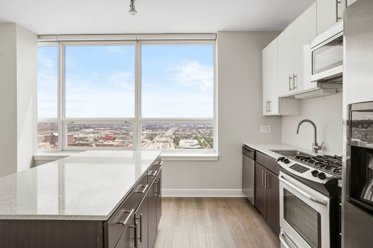 Apartment for rent at 755 W Quincy St, Chicago, IL 60661