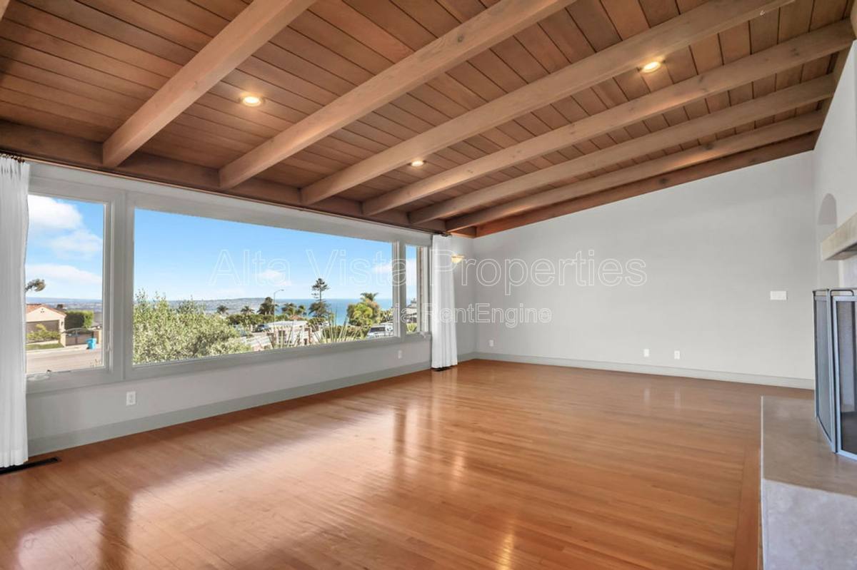 House for rent at 5940 La Jolla Mesa Dr, La Jolla, CA 92037