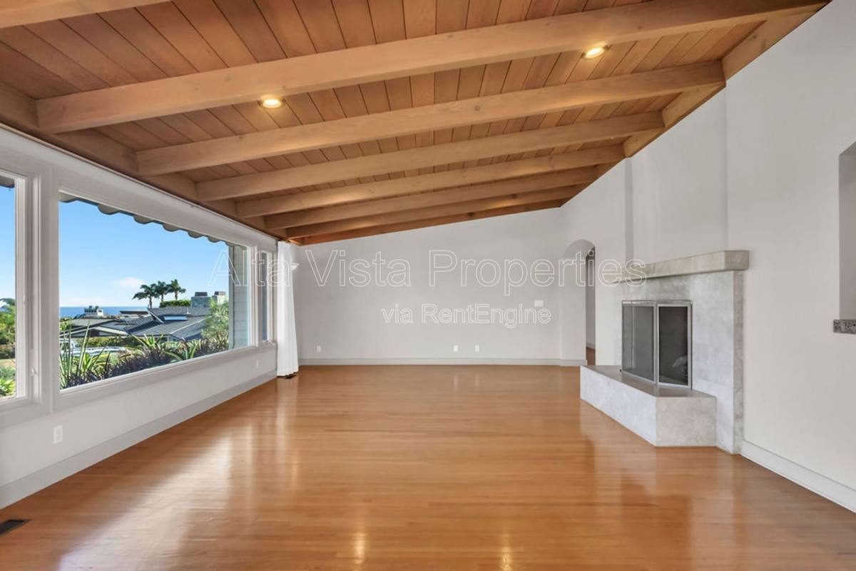 House for rent at 5940 La Jolla Mesa Dr, La Jolla, CA 92037