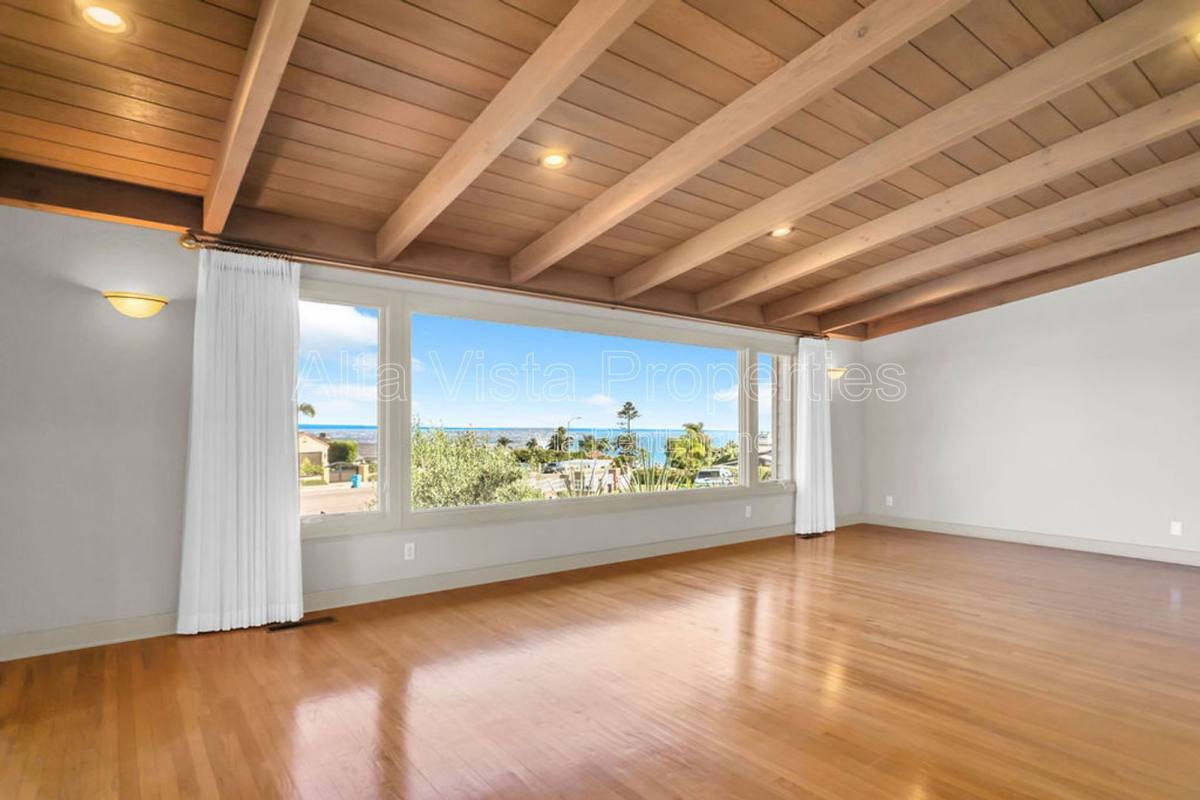 House for rent at 5940 La Jolla Mesa Dr, La Jolla, CA 92037